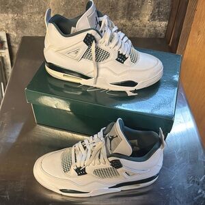 Air Jordan 4 Retro White Sneakers oxidized green 11.5